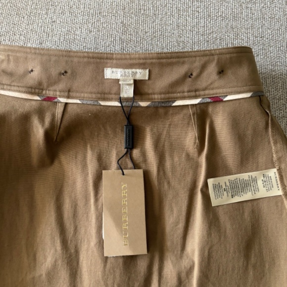 BURBERRY SKIRT NWT size 4 - Picture 2 of 7